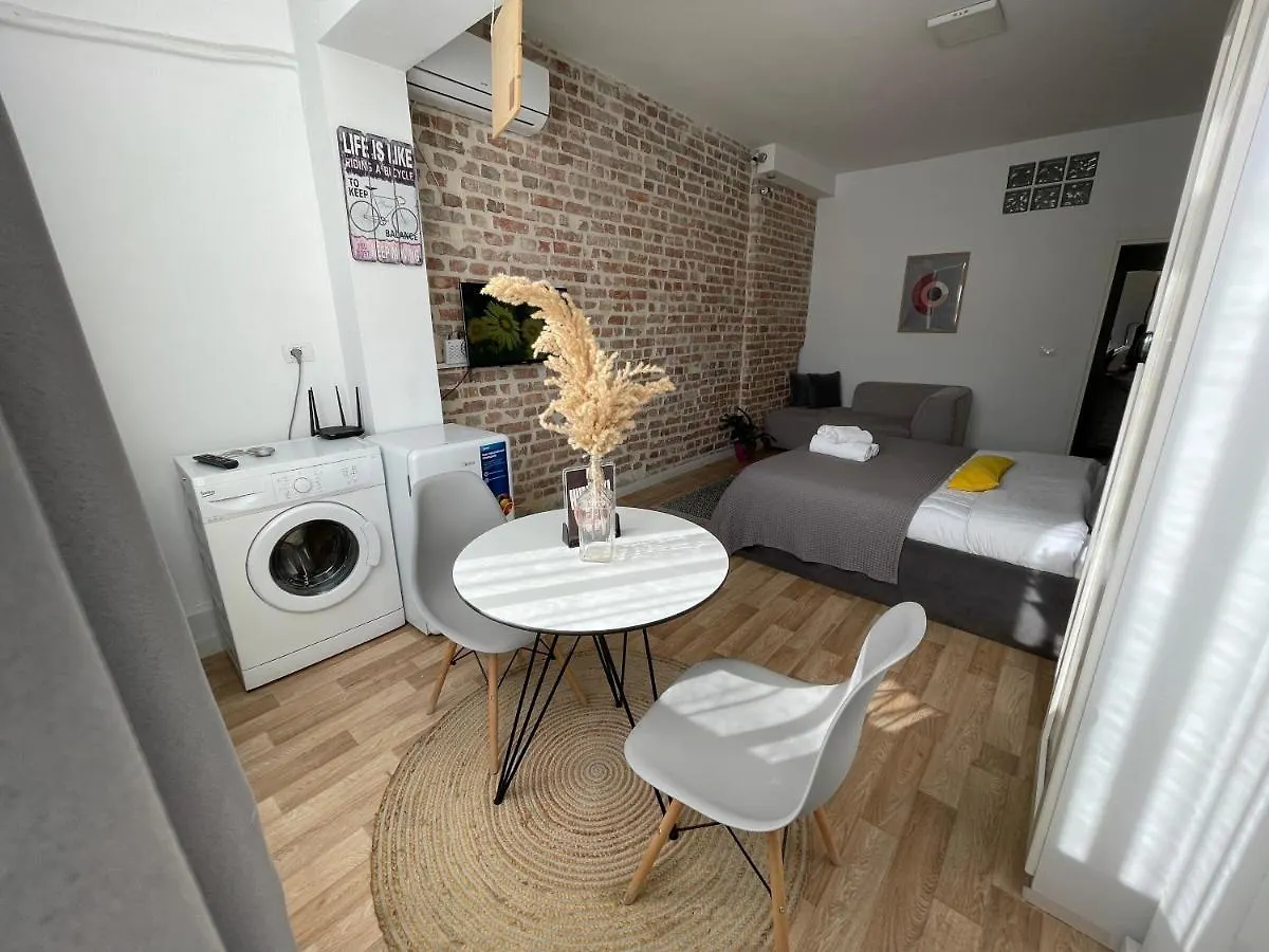 Bricks Studio Apartments Tirana 0*,